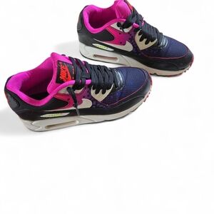 Nike Black and Pink Sneakers‎